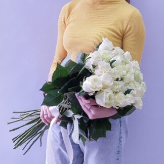 25 belyh roz mondial 3 324x324 - Доставка цветов в Челябинске