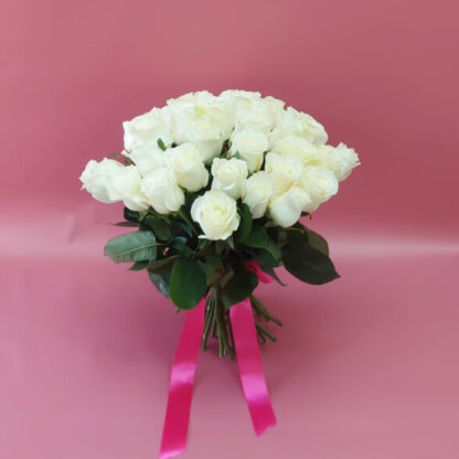 35 белых роз Мондиаль