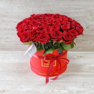51 krasnaya roza v korobke 2 324x324 - Доставка цветов в Челябинске
