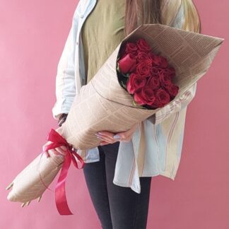 15 vysokih roz 80 sm 9 324x324 - Доставка цветов в Челябинске
