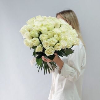 Букет из 51 белой розы 40 см
